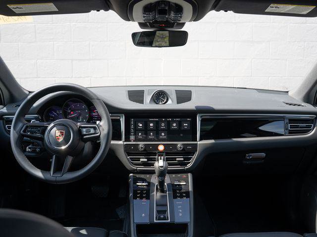 Certified 2026 Porsche Macan AWD/4WD image 21