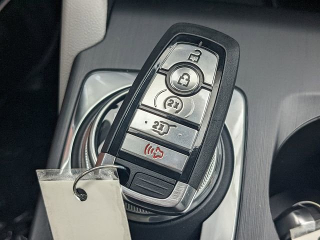 New 2025 Ford Escape SE w/ PHEV Premium Package FWD image 15