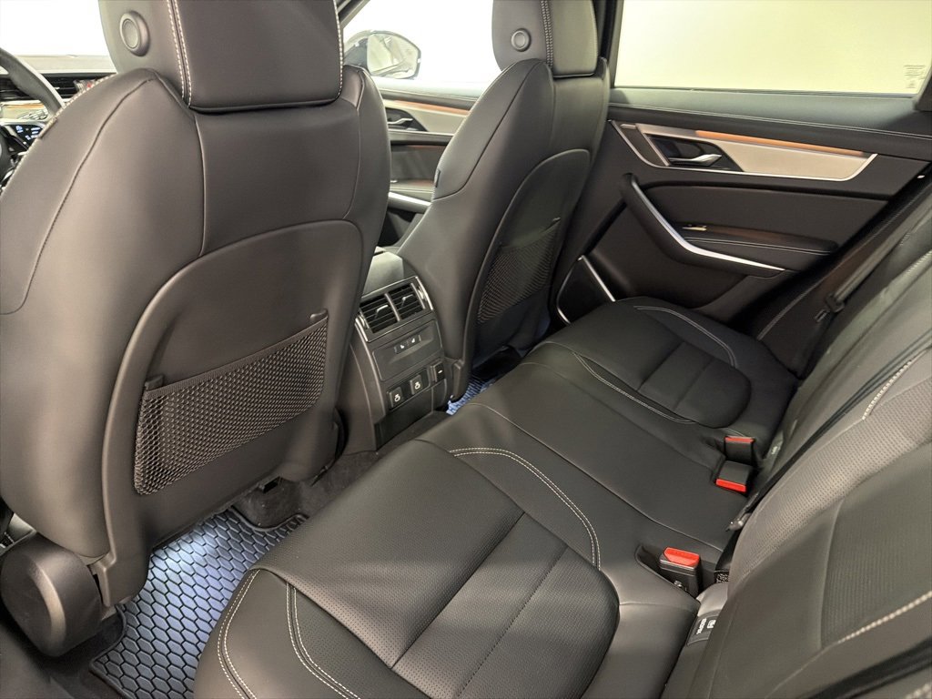 New 2026 Jaguar F-PACE R-Dynamic S image 21