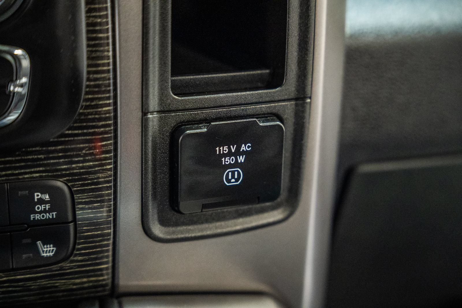 Used 2015 RAM 1500 Limited AWD/4WD image 31