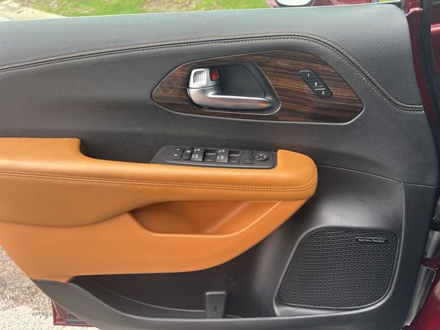 Used 2022 Chrysler Pacifica Pinnacle AWD/4WD image 39