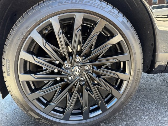 Used 2025 Hyundai Santa Fe Calligraphy image 9