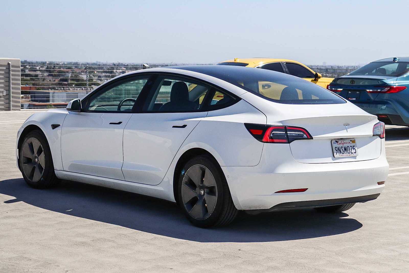 Used 2021 Tesla Model 3 Standard Range Plus image 6