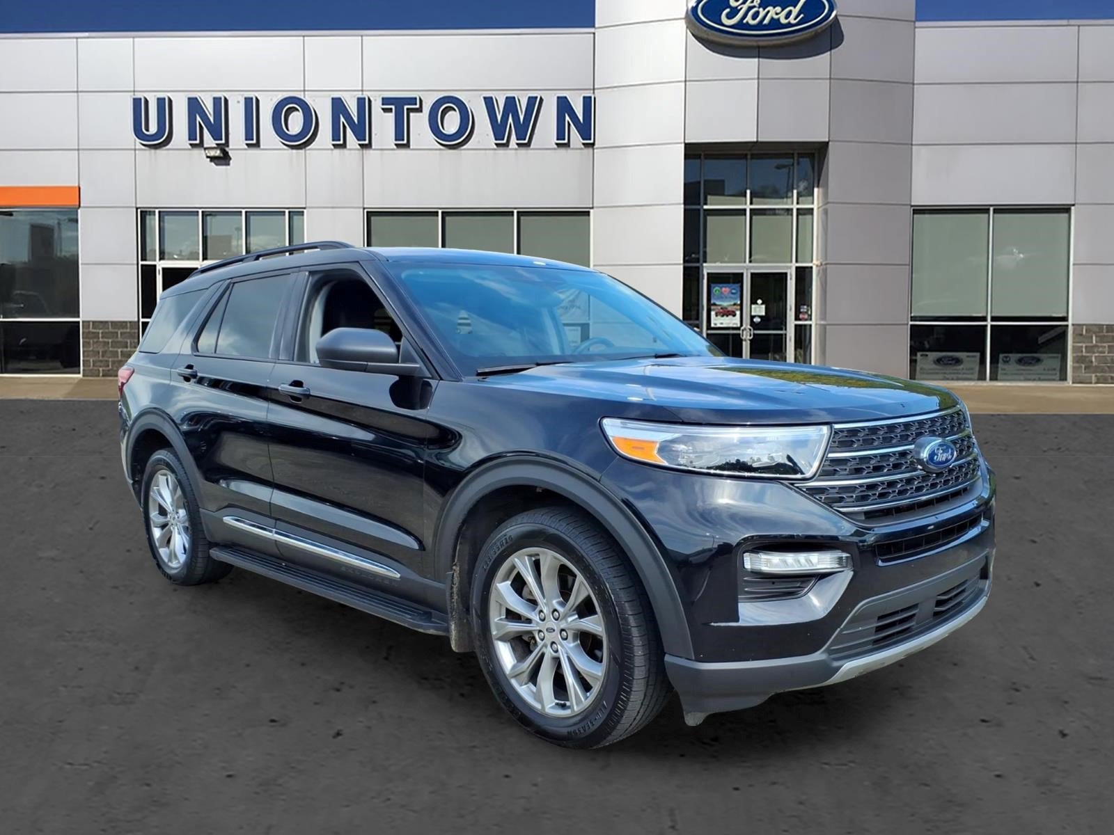 Used 2023 Ford Explorer XLT w/ Equipment Group 202A AWD/4WD image 1