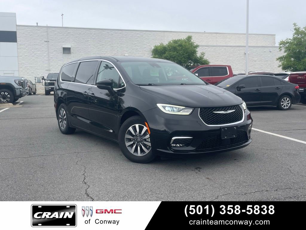 Used 2023 Chrysler Pacifica Touring-L