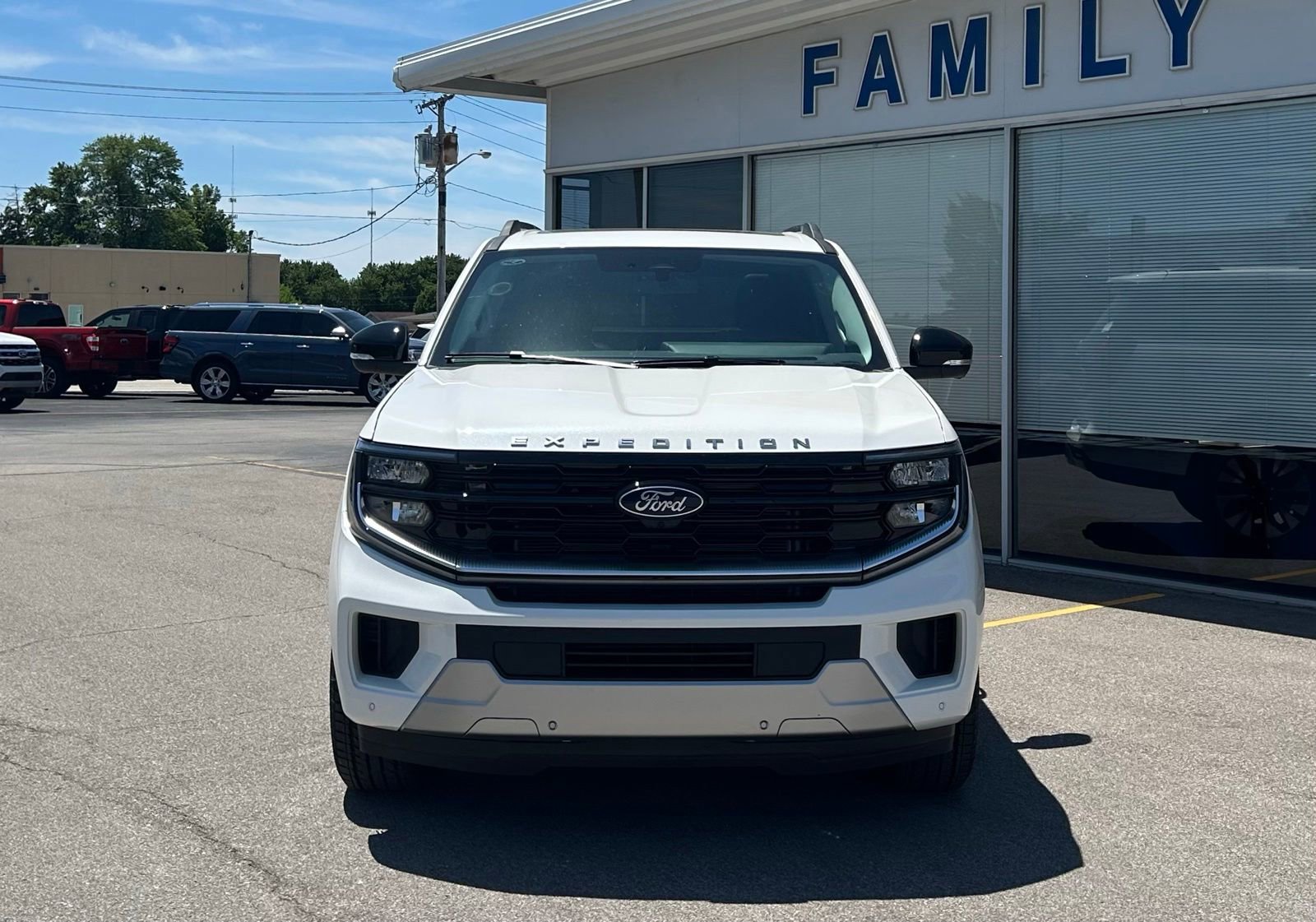 New 2026 Ford Expedition Platinum w/ Driver's Package AWD/4WD image 2