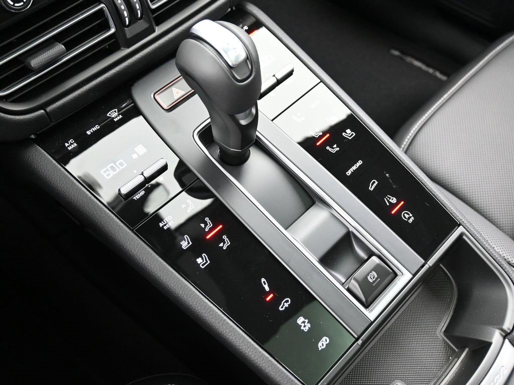 New 2026 Porsche Macan GTS image 21