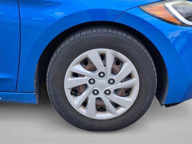 Used 2017 Hyundai Elantra SE FWD image 8