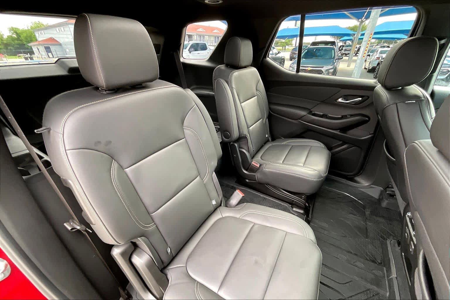 Used 2023 Chevrolet Traverse LT w/ LT Premium Package AWD/4WD image 20
