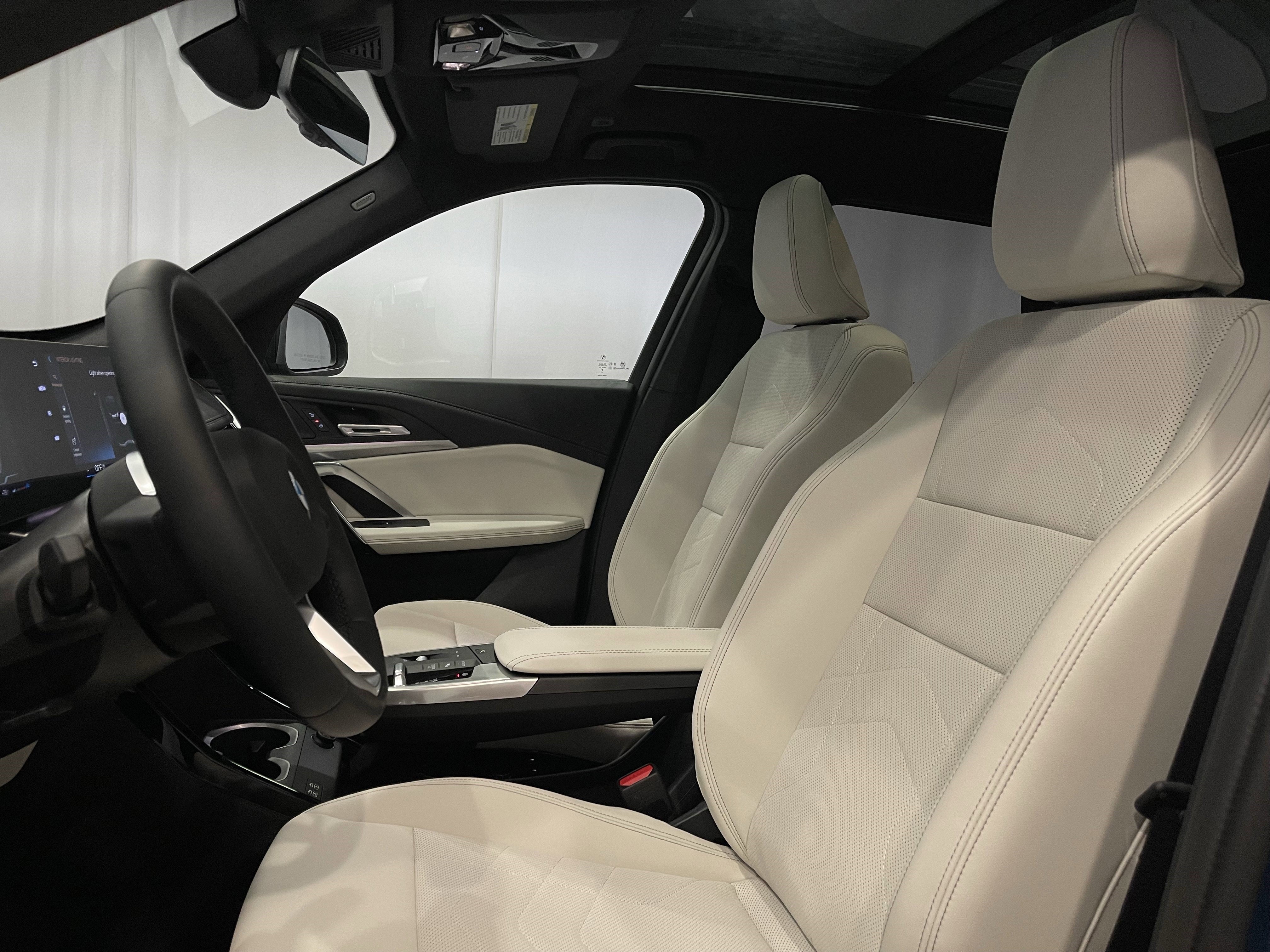 New 2026 BMW X1 xDrive28i w/ Convenience Package AWD/4WD image 8