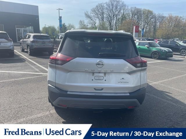 Certified 2021 Nissan Rogue SV w/ Premium Package image 6