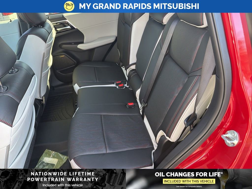 New 2025 Mitsubishi Outlander SE image 20