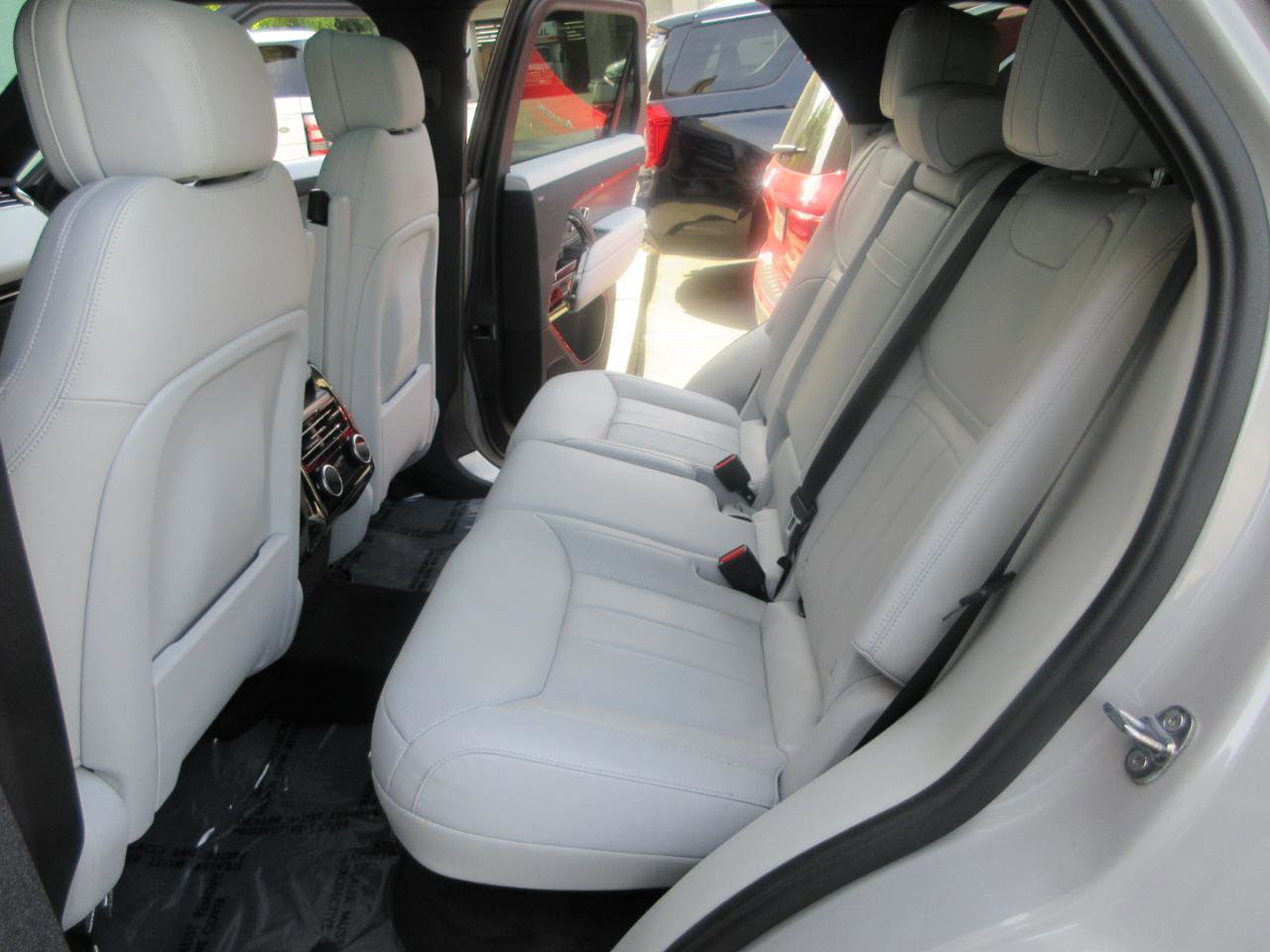 Used 2024 Land Rover Range Rover Sport SE image 37