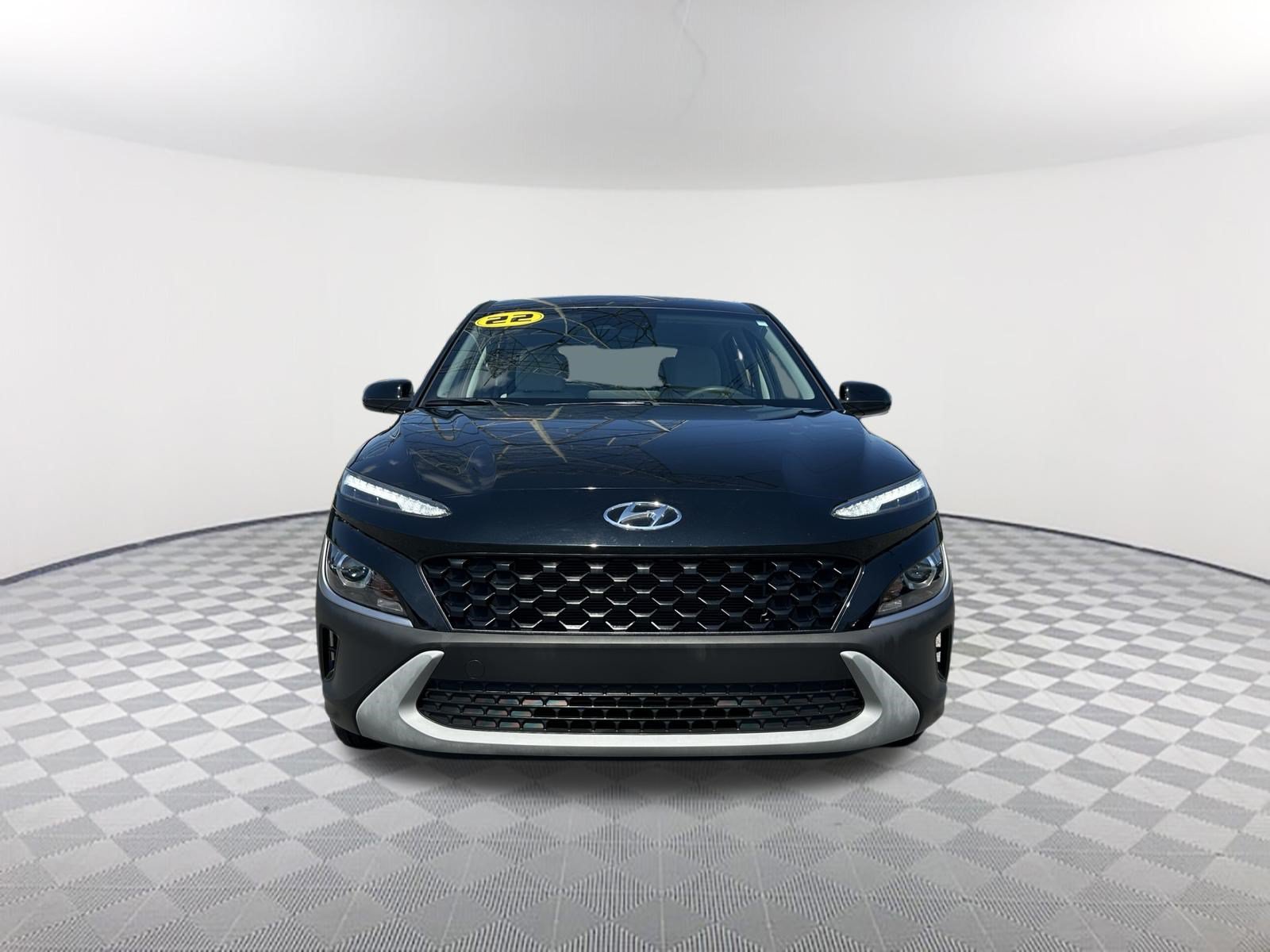 Used 2022 Hyundai Kona SE w/ Cargo Package FWD image 2
