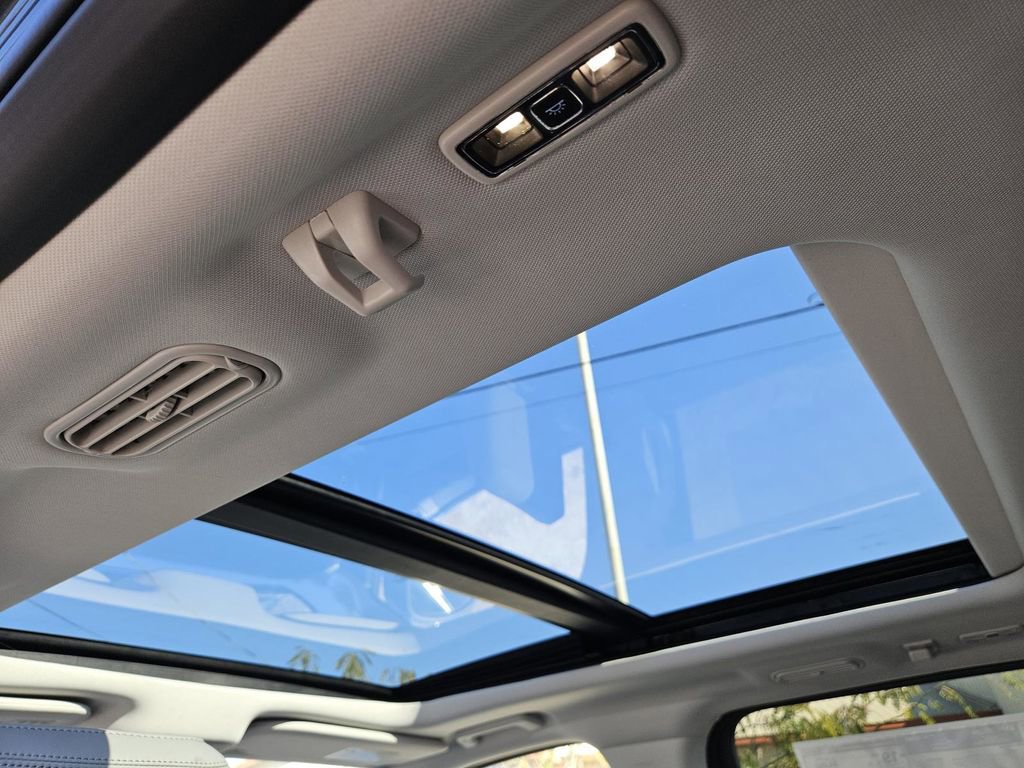 New 2025 Ford Expedition Active image 26