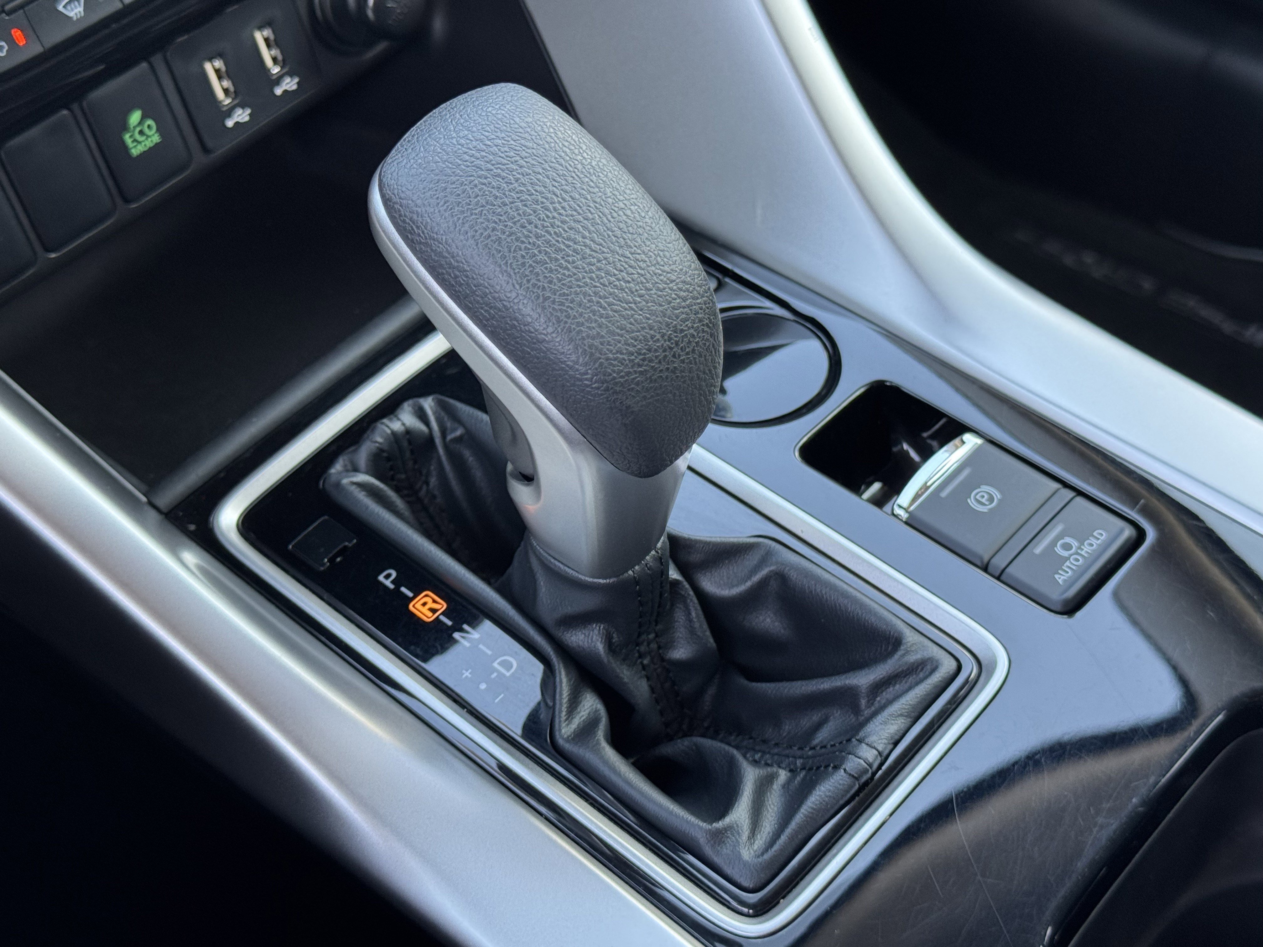 Used 2022 Mitsubishi Eclipse Cross SE image 32