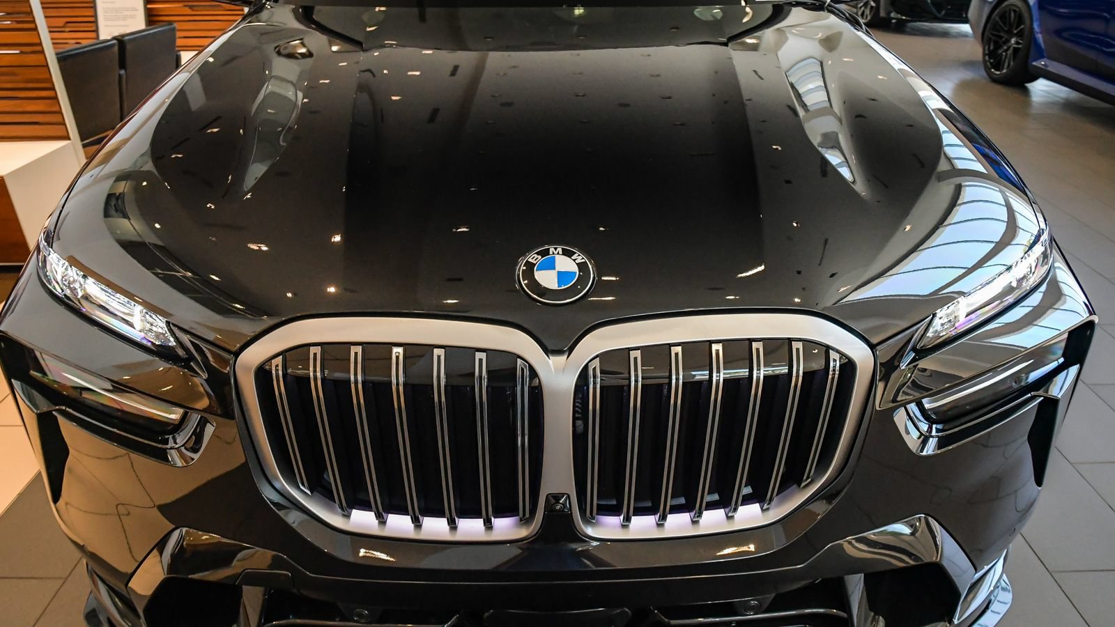 New 2026 BMW ALPINA XB7 AWD/4WD image 2