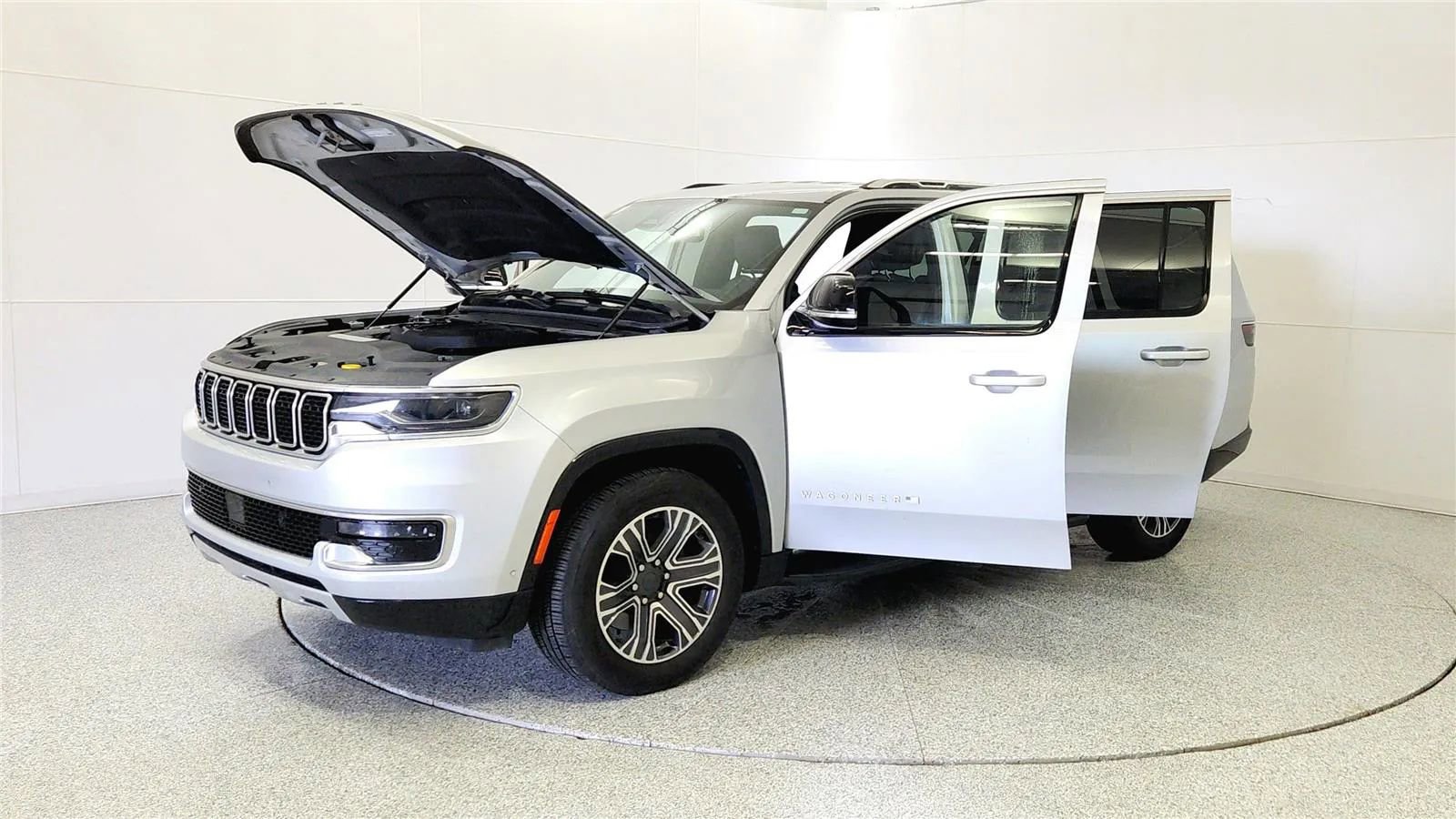 Used 2024 Jeep Wagoneer L Series II w/ Flexible Seating Group image 10