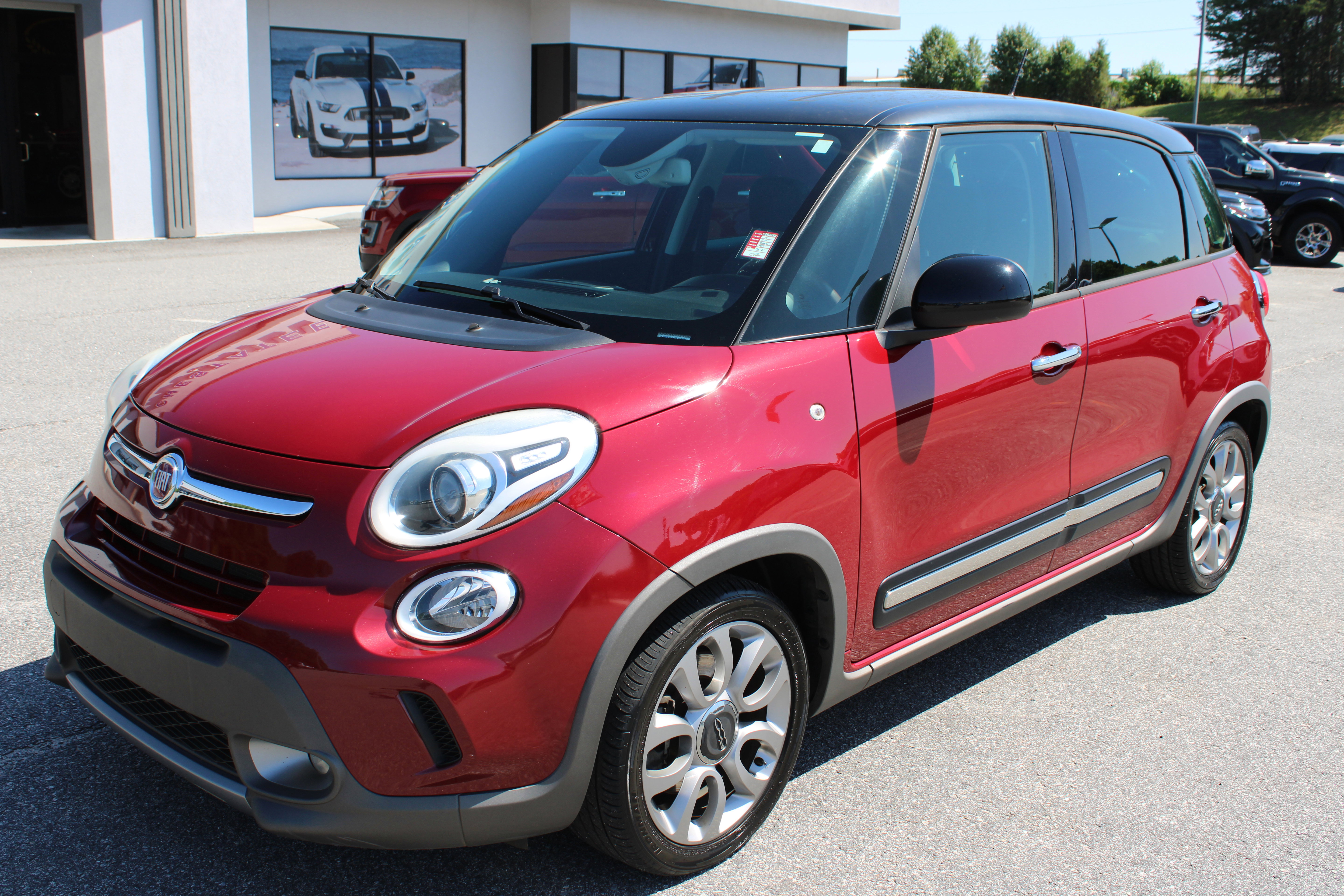 Used 2015 FIAT 500L Trekking FWD image 2