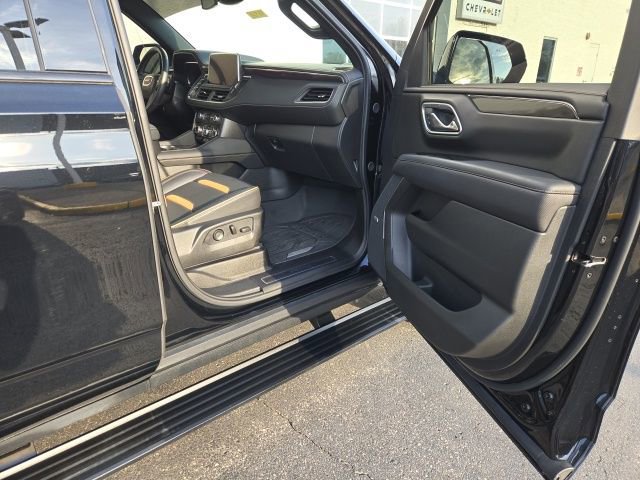 Used 2024 GMC Yukon AT4 w/ AT4 Premium Package image 23