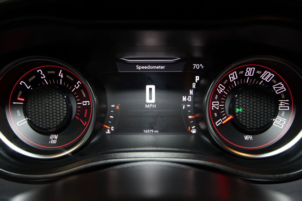 Used 2019 Dodge Challenger SXT image 10