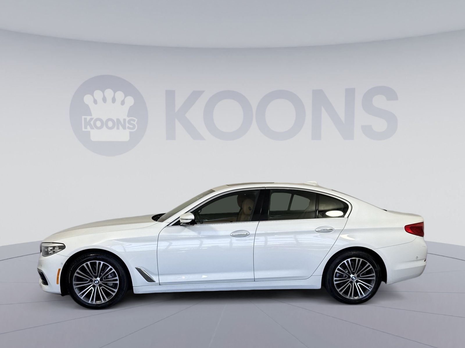 Used 2018 BMW 530i xDrive AWD/4WD image 2