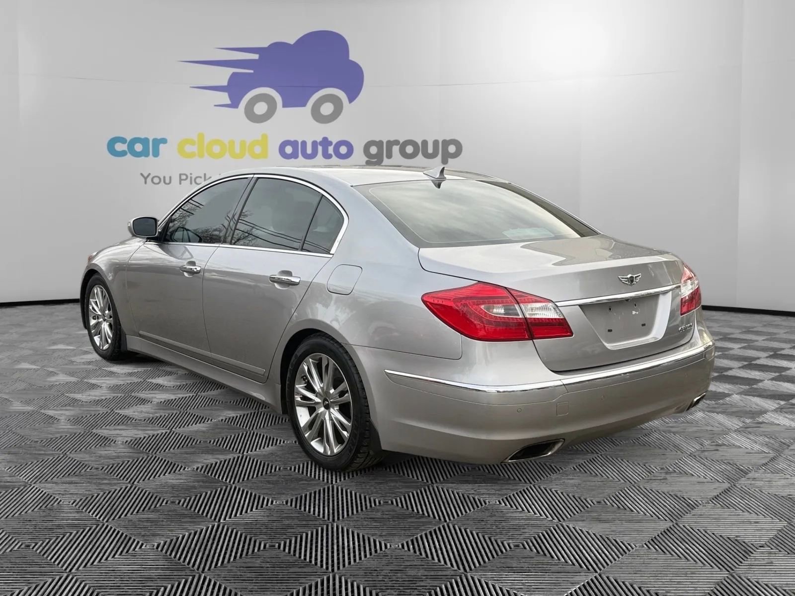 Used 2012 Hyundai Genesis 3.8 w/ Premium Pkg image 3