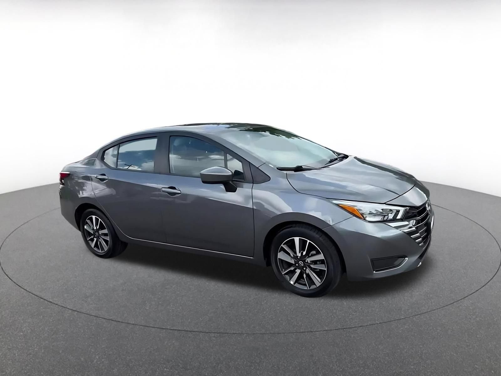 Used 2025 Nissan Versa SV FWD image 2