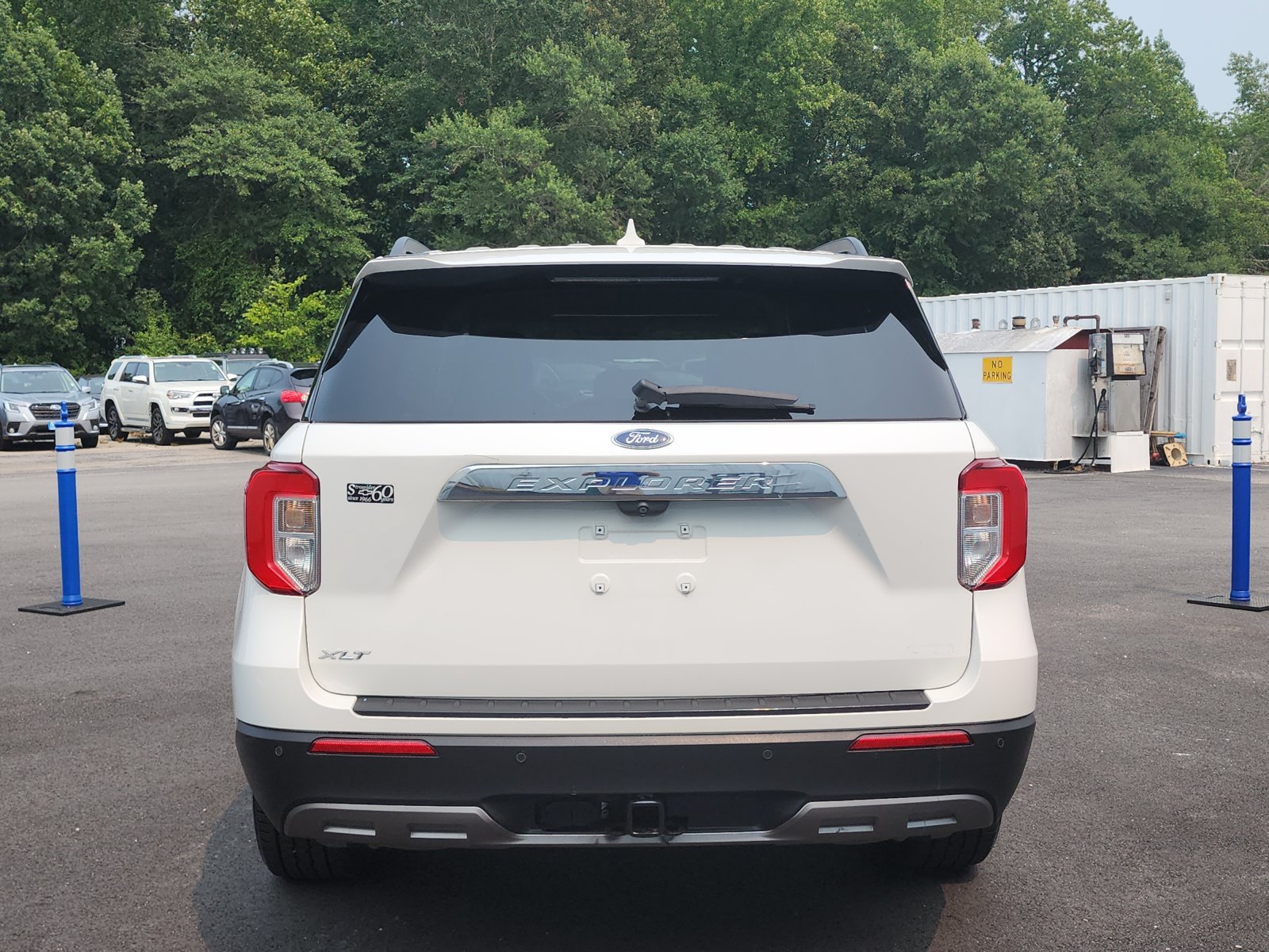 Used 2020 Ford Explorer XLT w/ Equipment Group 202A AWD/4WD image 4