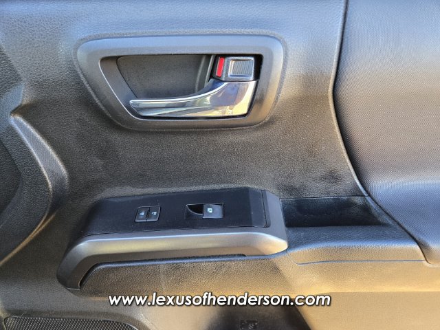 Used 2022 Toyota Tacoma TRD Off-Road AWD/4WD image 18