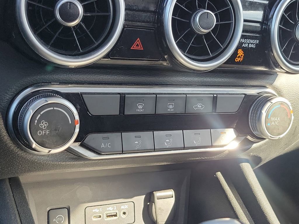 Used 2024 Nissan Sentra SV FWD image 29