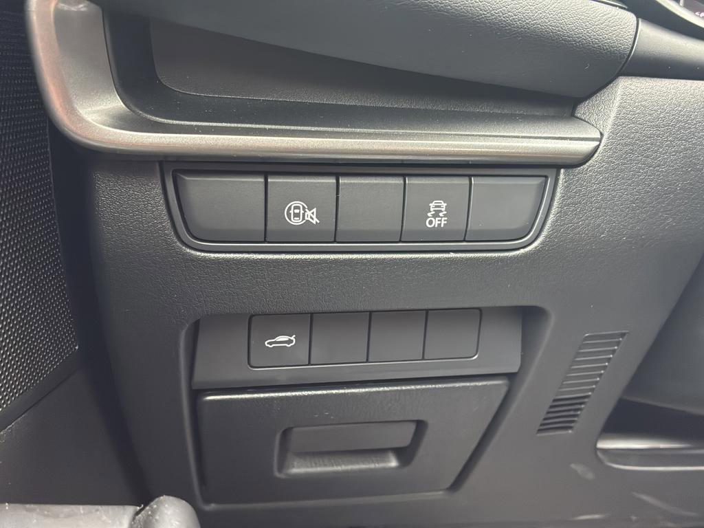 Used 2024 MAZDA MAZDA3 s image 37