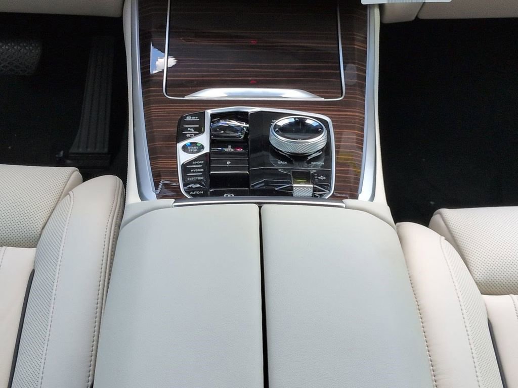 New 2026 BMW X5 xDrive50e w/ Executive Package image 19