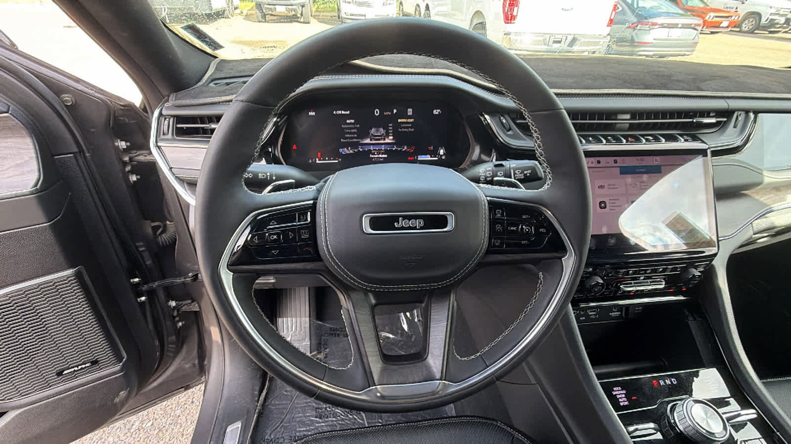 Used 2024 Jeep Grand Cherokee Overland w/ Trailer Tow Package image 15