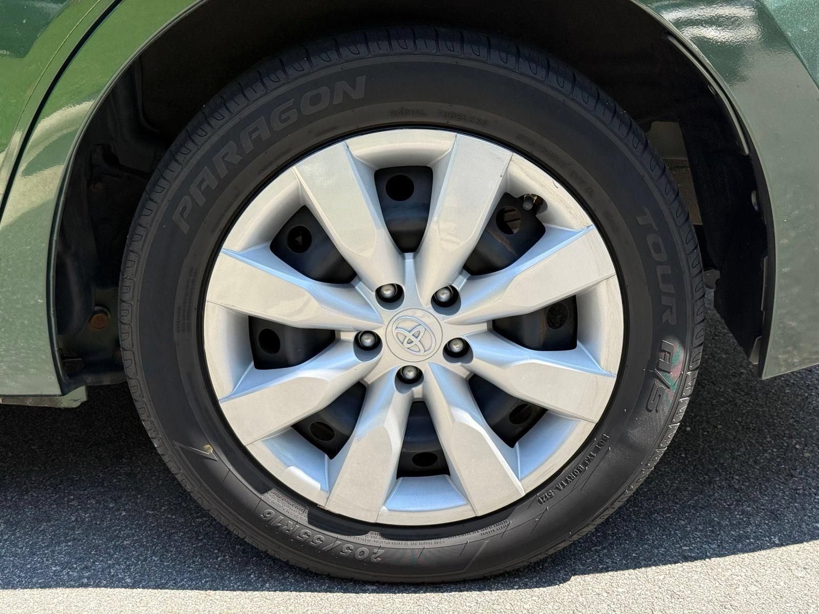 Used 2014 Toyota Corolla LE FWD image 7
