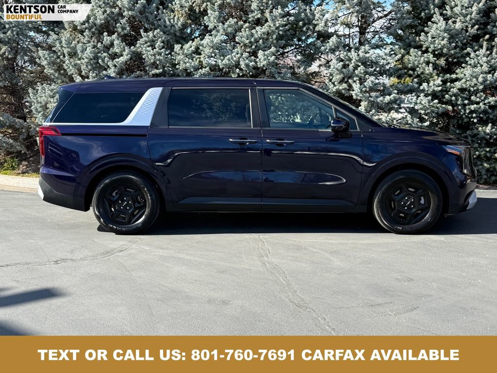 Used 2025 Kia Carnival FWD image 10