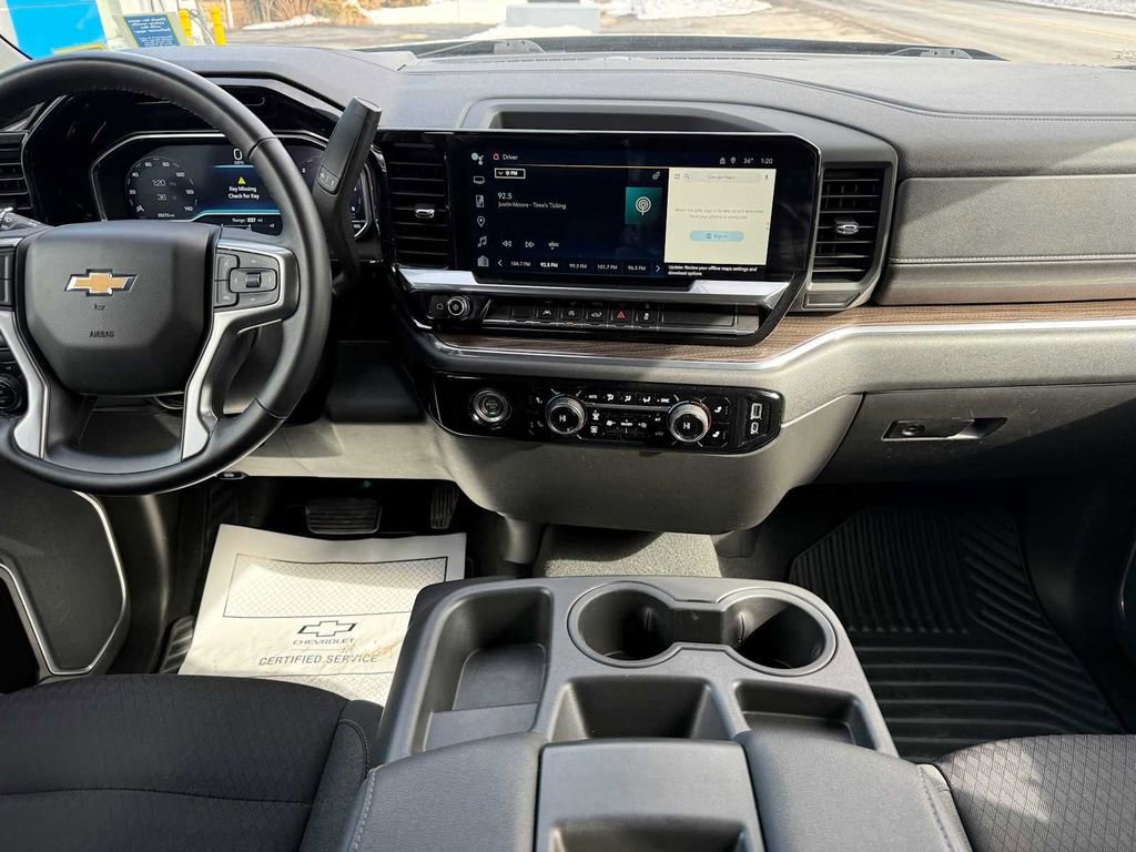 Used 2023 Chevrolet Silverado 1500 LT image 11