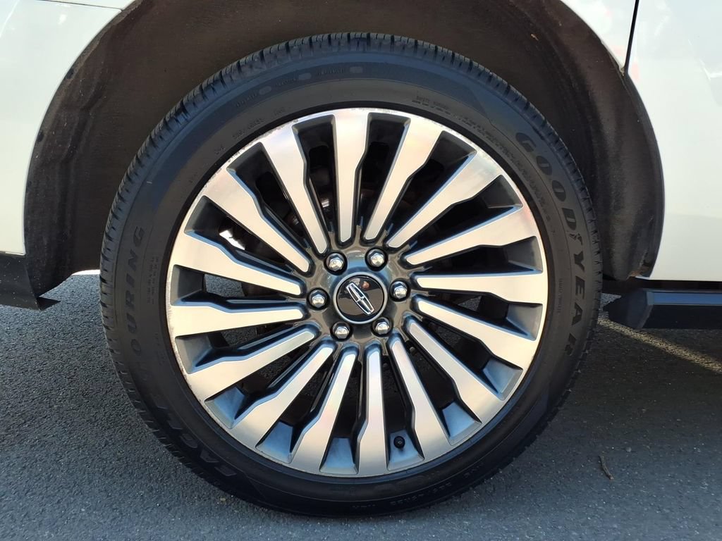 Used 2019 Lincoln Navigator L Reserve w/ Cargo Package AWD/4WD image 10