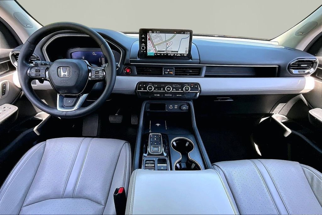 Used 2023 Honda Pilot Elite image 8