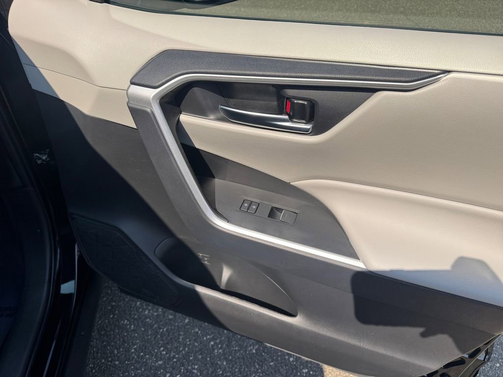 Used 2024 Toyota RAV4 XLE image 17