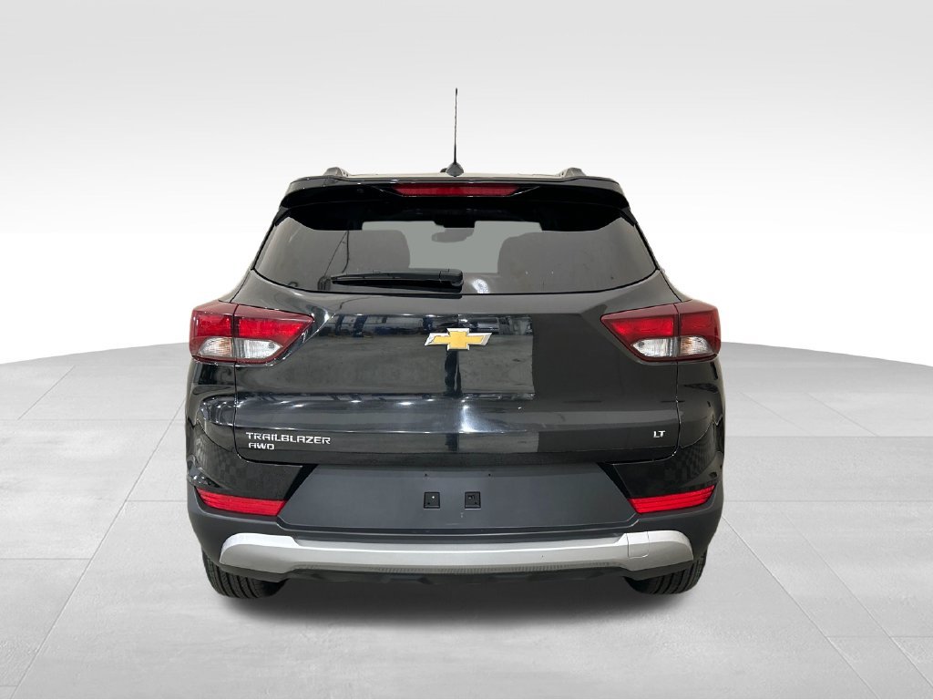 Used 2025 Chevrolet TrailBlazer LT AWD/4WD image 4