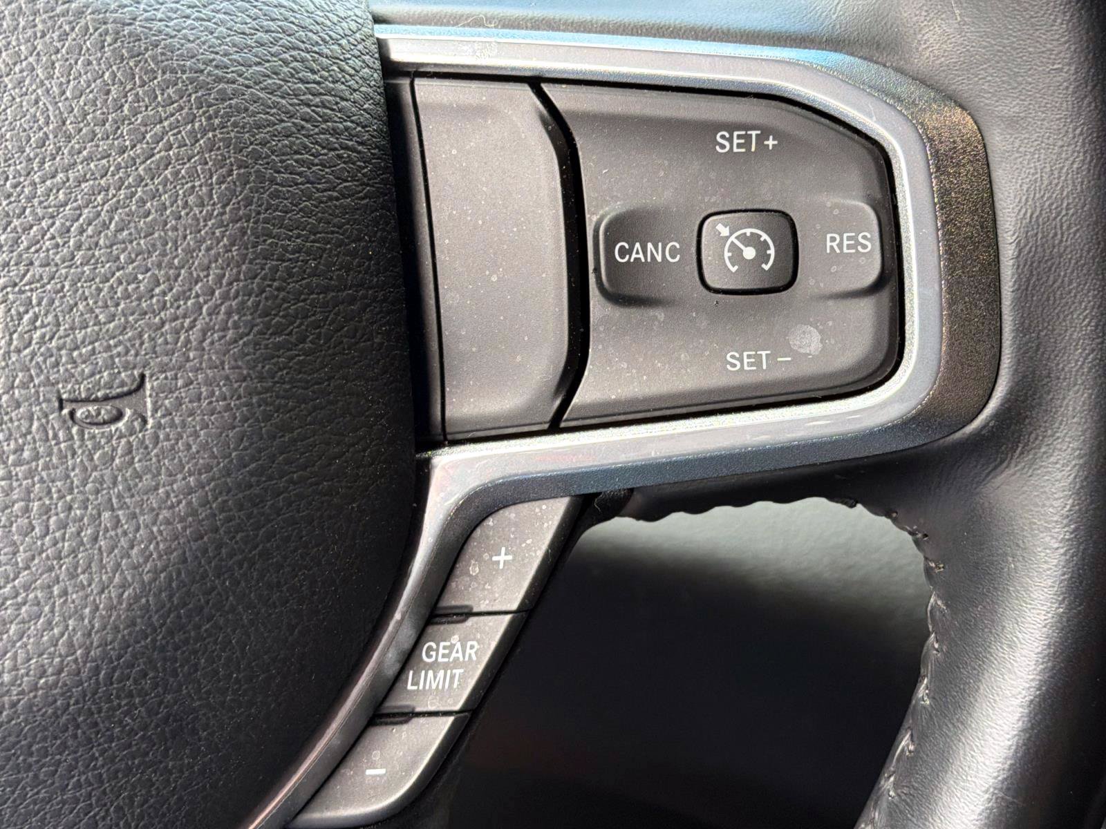 Used 2023 RAM 1500 Laramie AWD/4WD image 14