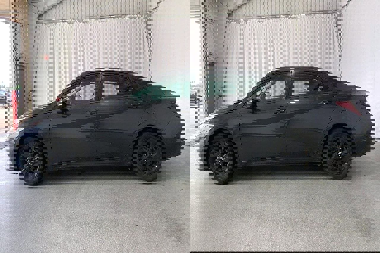 Used 2021 Hyundai Elantra SEL image 26