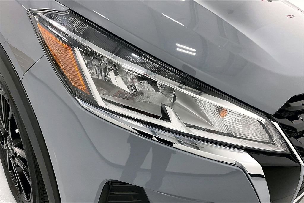 Used 2023 Nissan Kicks SV image 37