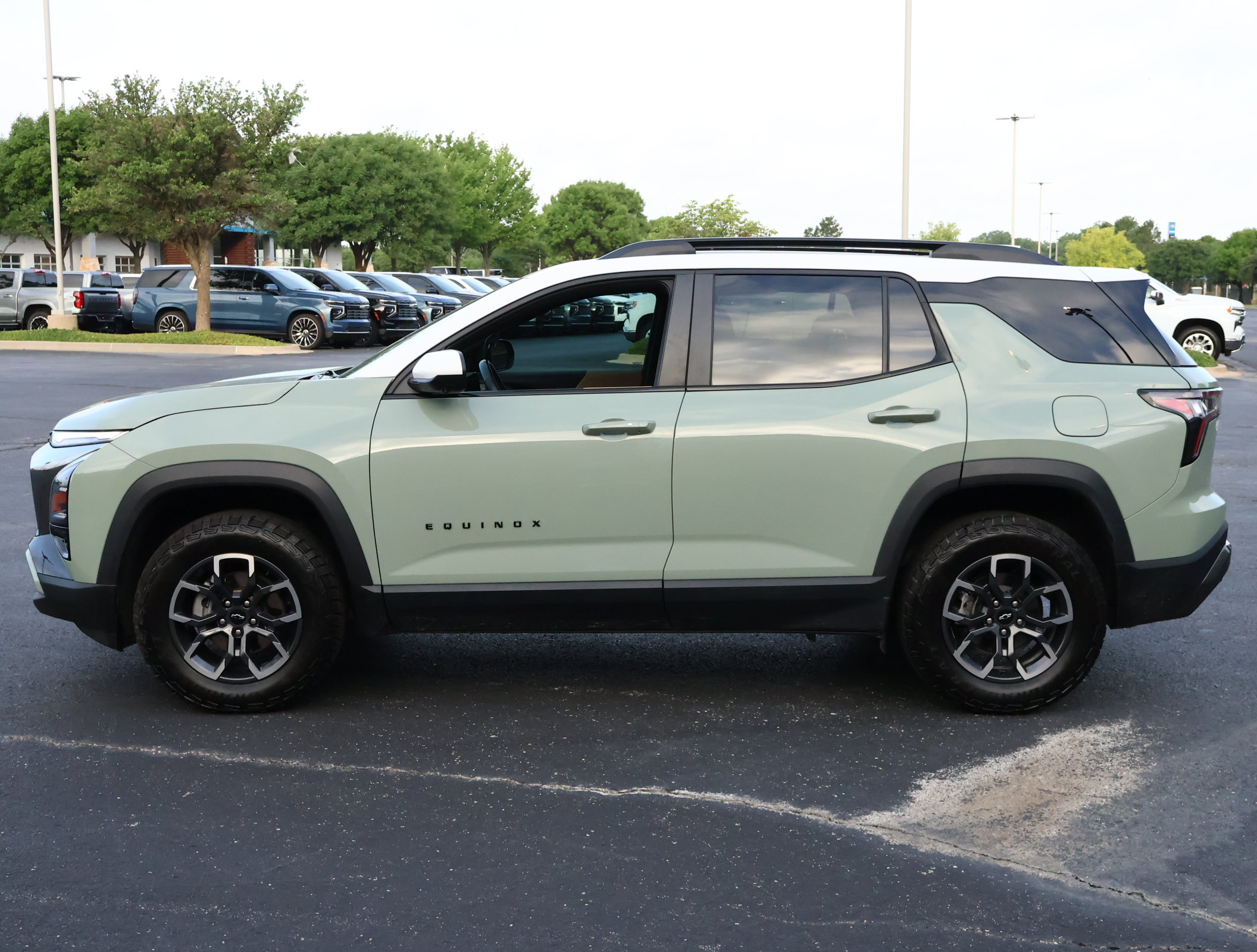 Certified 2025 Chevrolet Equinox ACTIV w/ Safety and Technology Package FWD image 36
