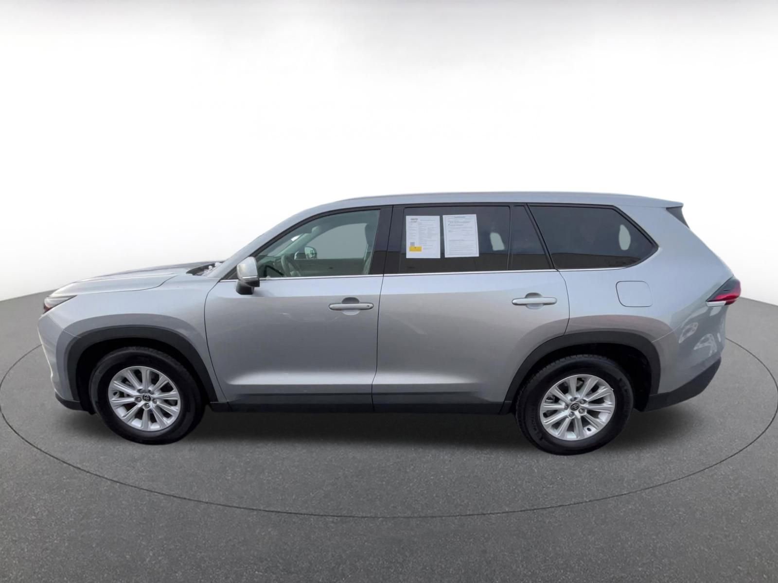 Used 2025 Toyota Grand Highlander FWD image 8