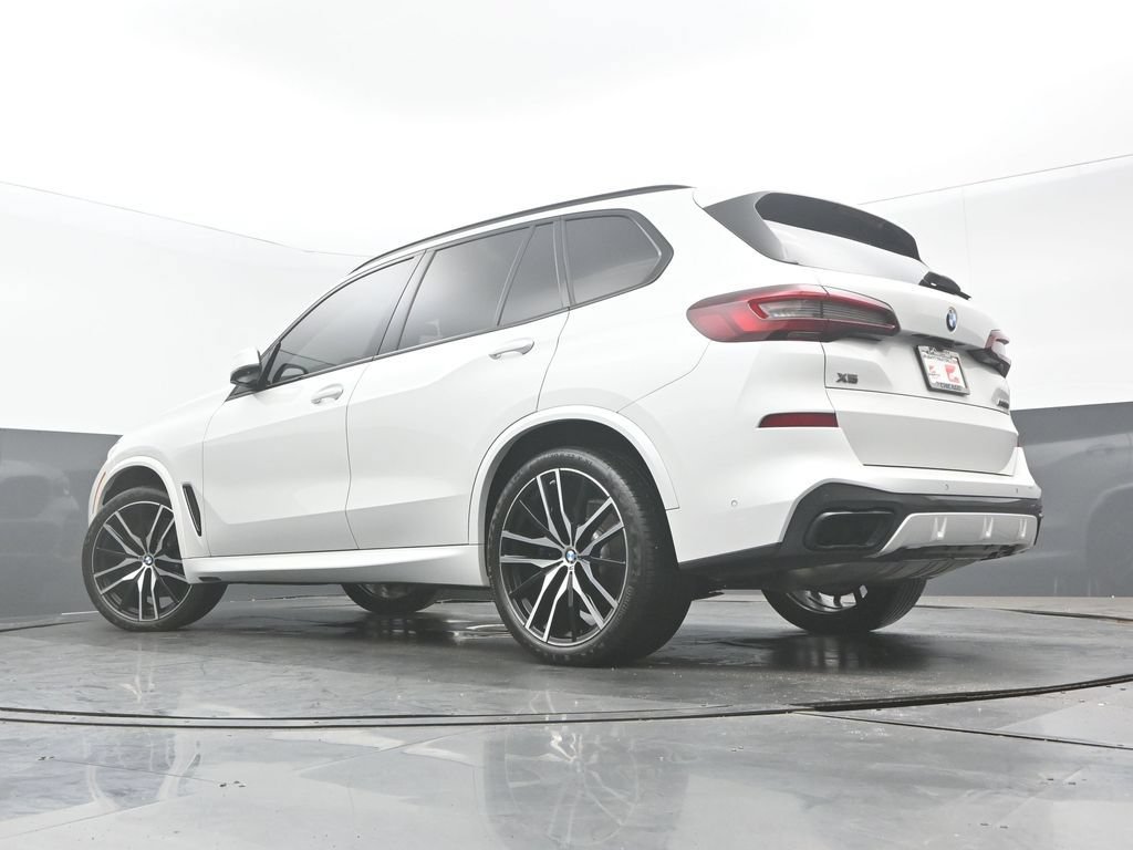 Used 2022 BMW X5 M50i w/ Executive Package AWD/4WD image 29
