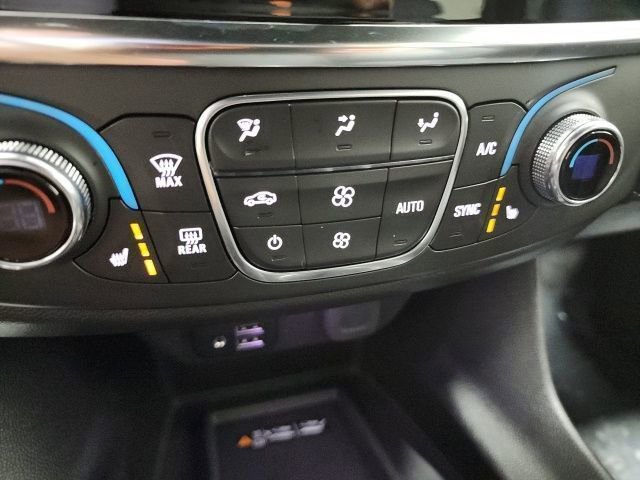 Used 2023 Chevrolet Traverse LT w/ LT Premium Package image 35