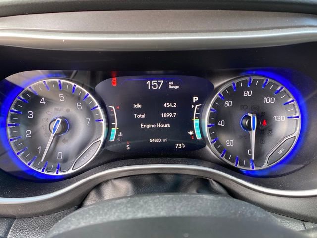 Used 2023 Chrysler Pacifica Touring-L image 19