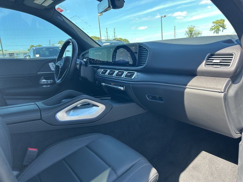 Used 2025 Mercedes-Benz GLE 450e 4MATIC image 9